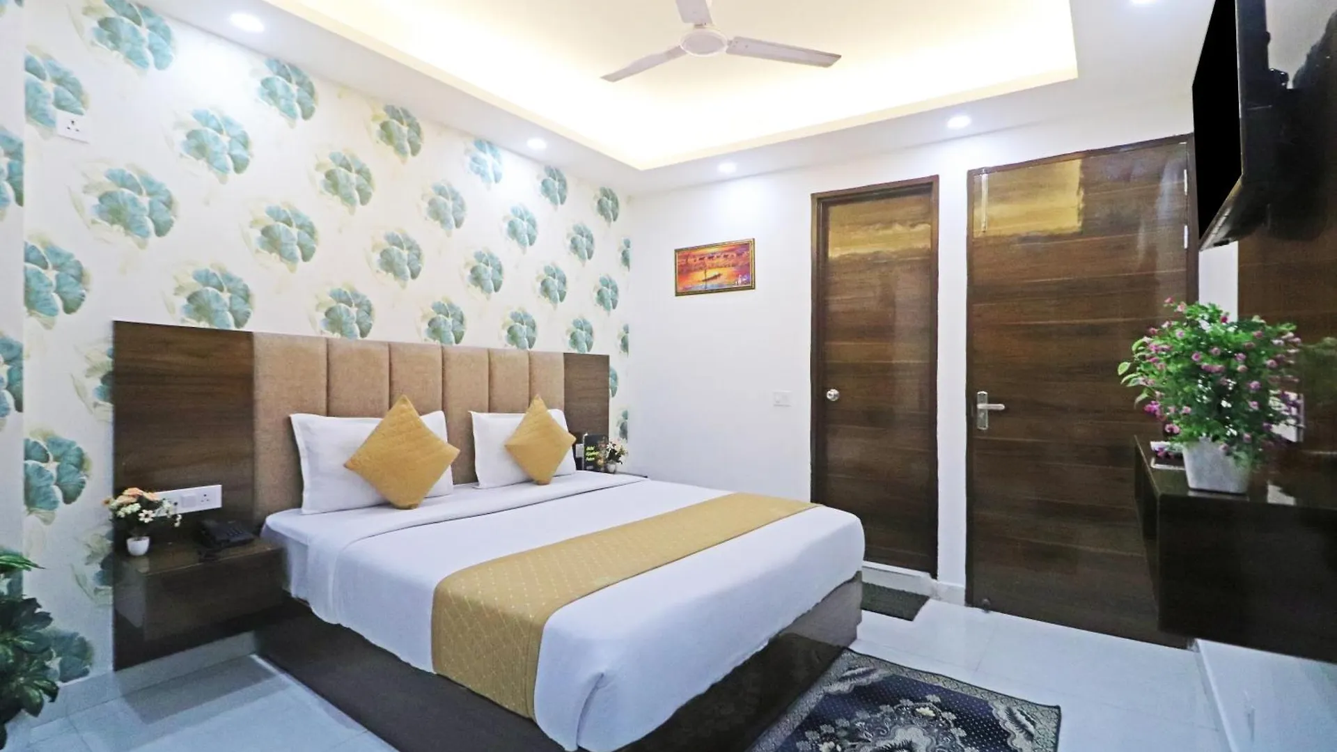 Airport Tulip Suites Near Delhi Airport New Delhi 4*,  India