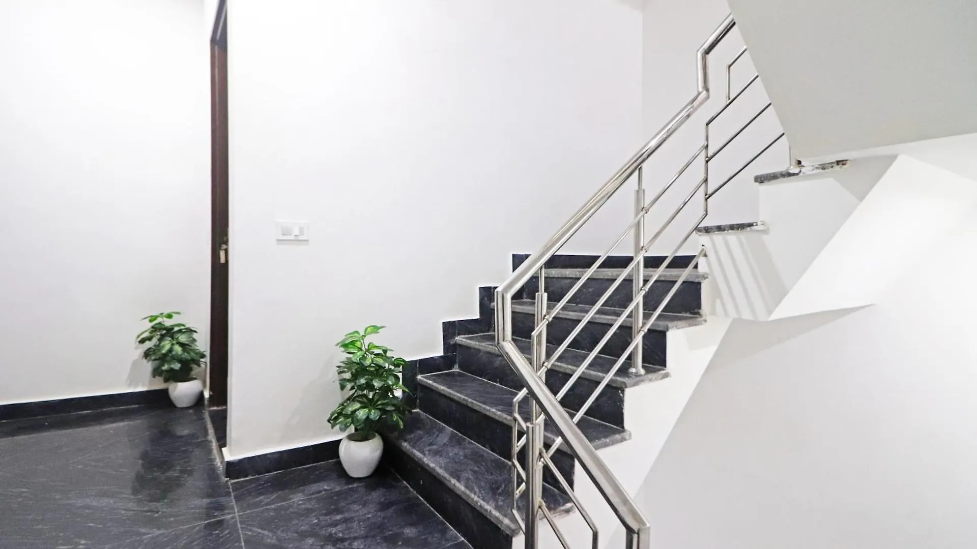 Airport Tulip Suites Near Delhi Airport New Delhi Hotel